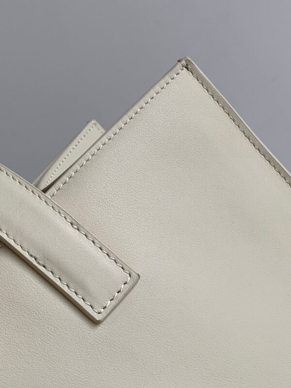 1:1 Replica Celine Cabas 16 In Smooth White For Women 37cm / 15in 112583EZU.01HI