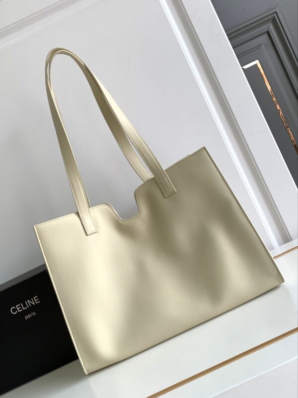 1:1 Replica Celine Cabas 16 In Smooth White For Women 37cm / 15in 112583EZU.01HI