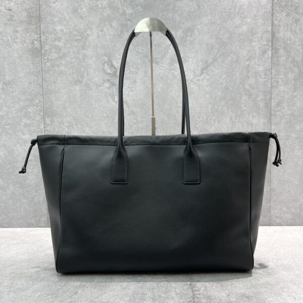 1:1 Replica Celine Cabas Drawstring Cuir Triomphe Black For Women 17in/44cm 199973DU3.38NO