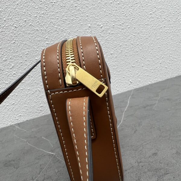 1:1 Replica Celine Camera Shoulder Bag Cuir Triomphe Brown For Women 10in/26cm 199183DU3.04LU