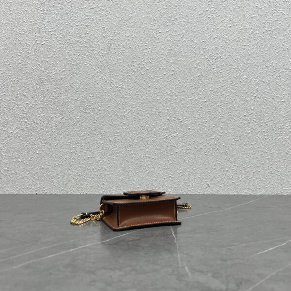 1:1 Replica Celine Card Holder On Chain Triomphe Tan For Women 4in/11cm 10J743DPV.04LU