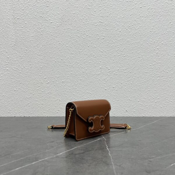 1:1 Replica Celine Card Holder On Chain Triomphe Tan For Women 4in/11cm 10J743DPV.04LU