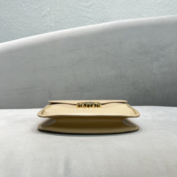 1:1 Replica Celine Chain Besace Triomphe Beige For Women 10in/24.5cm