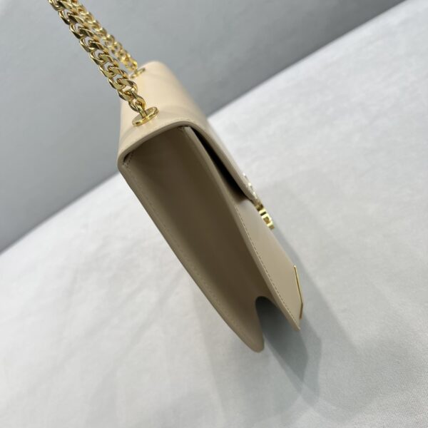 1:1 Replica Celine Chain Besace Triomphe Beige For Women 10in/24.5cm