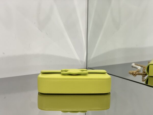 1:1 Replica Celine Chain Shoulder Bag Cuir Triomphe Green For Women 7.9in/20cm
