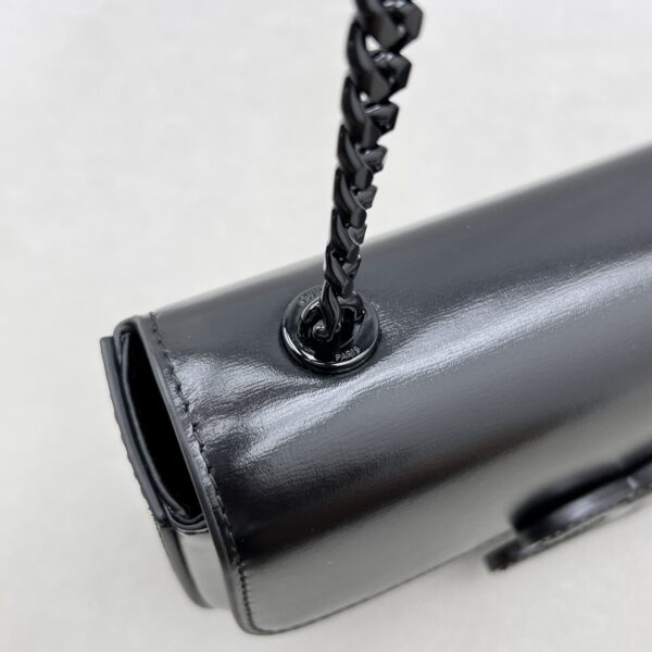 1:1 Replica Celine Chain Shoulder Bag Triomphe Black For Women 8in/20.5cm 197993EQJ.38NN