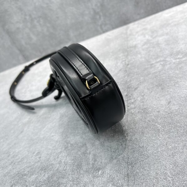 1:1 Replica Celine Crossbody Oval Purse Cuir Triomphe Black For Women 6in/16cm 10I703DPQ.38NO