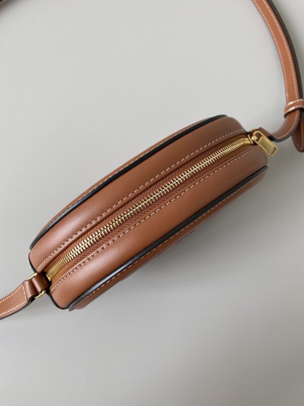 1:1 Replica Celine Crossbody Oval Purse Cuir Triomphe Brown For Women 6in/16cm 10I703DPQ.04LU