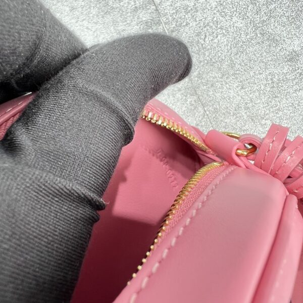 1:1 Replica Celine Crossbody Oval Purse Cuir Triomphe Pink For Women 6in/16cm 10I703DPQ.27LK