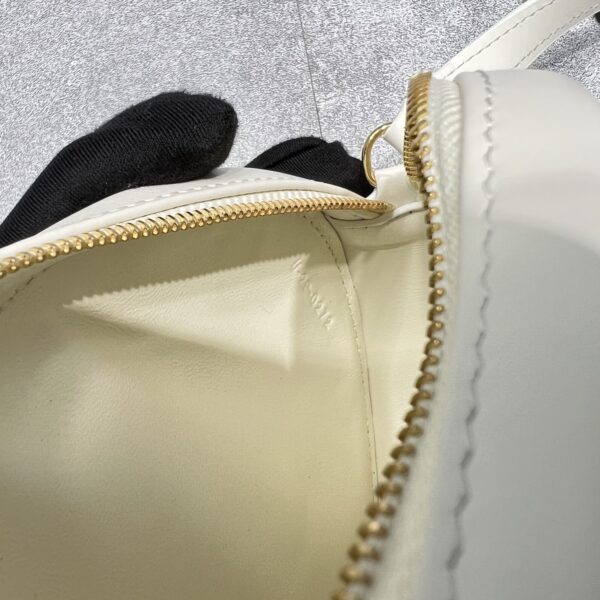 1:1 Replica Celine Crossbody Oval Purse Cuir Triomphe White For Women 6in/16cm