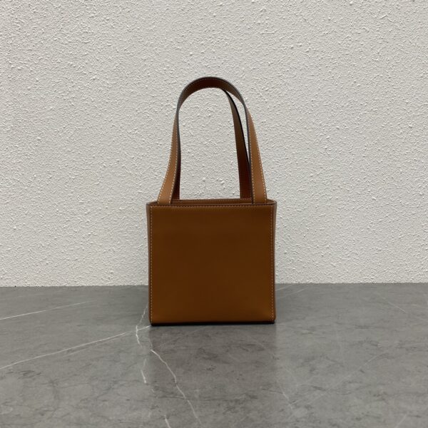 1:1 Replica Celine Cube Bag Cuir Triomphe Square Tan For Women 6in/15cm