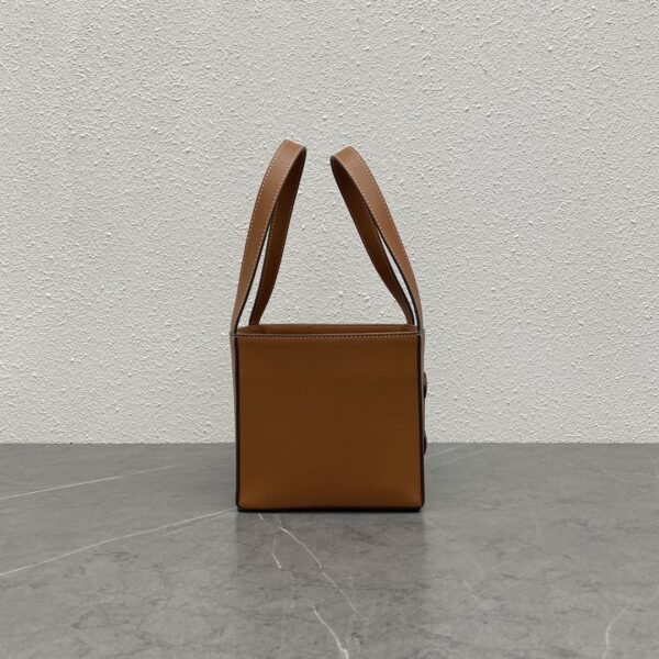 1:1 Replica Celine Cube Bag Cuir Triomphe Square Tan For Women 6in/15cm