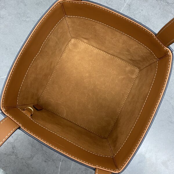 1:1 Replica Celine Cube Bag Cuir Triomphe Square Tan For Women 6in/15cm