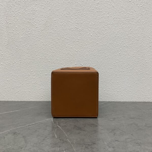 1:1 Replica Celine Cube Bag Cuir Triomphe Square Tan For Women 6in/15cm