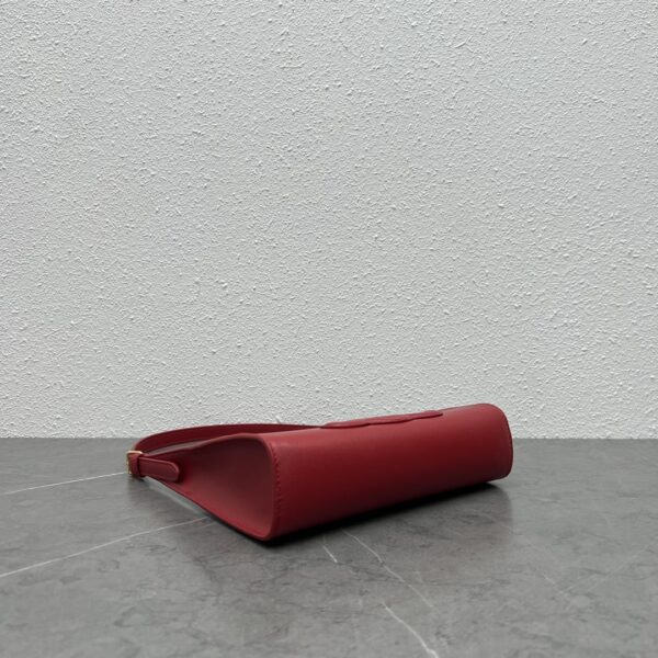 1:1 Replica Celine Cuir Triomphe Shoulder Bag Red For Women 9.4in/24cm