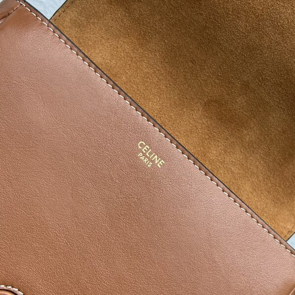 1:1 Replica Celine Folco Cuir Triomphe Tan For Women 7in/19cm 198263DU3.04LU