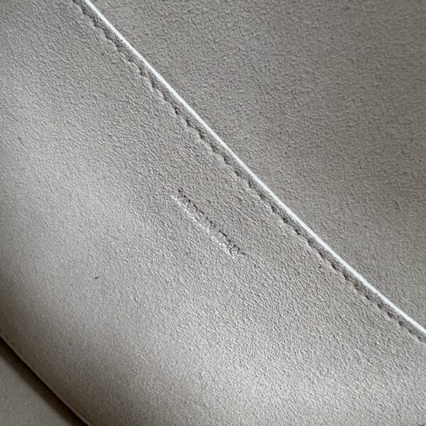 1:1 Replica Celine Folco Cuir Triomphe White For Women 7in/19cm 198263DU3.01BC