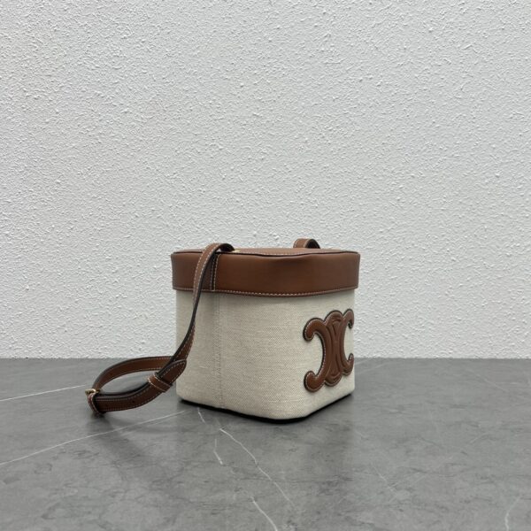 1:1 Replica Celine Medium Box Cuir Triomphe In Textile Natural / Tan For Women 6in/16cm 199252EFL.02NT