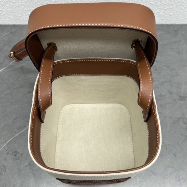 1:1 Replica Celine Medium Box Cuir Triomphe In Textile Natural / Tan For Women 6in/16cm 199252EFL.02NT