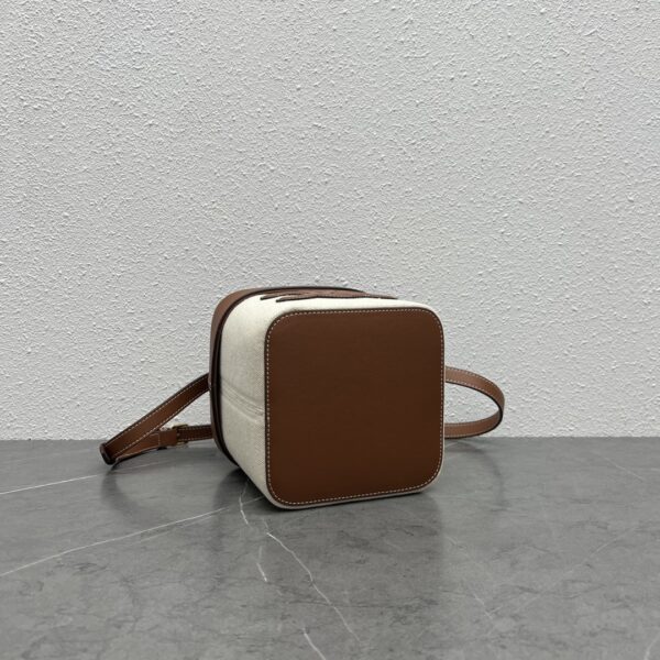 1:1 Replica Celine Medium Box Cuir Triomphe In Textile Natural / Tan For Women 6in/16cm 199252EFL.02NT