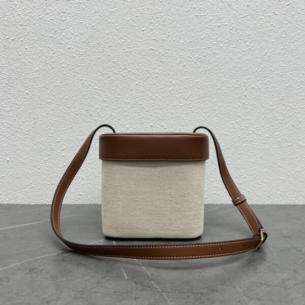 1:1 Replica Celine Medium Box Cuir Triomphe In Textile Natural / Tan For Women 6in/16cm 199252EFL.02NT