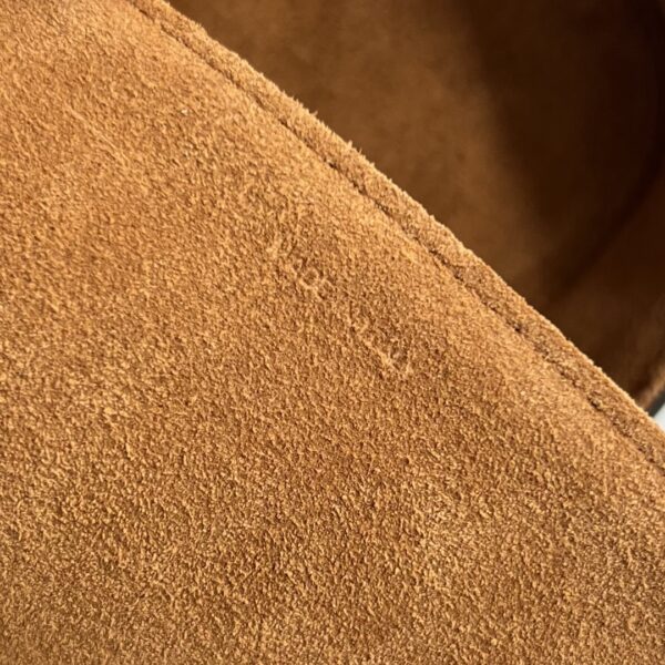 1:1 Replica Celine Medium Box Cuir Triomphe Tan For Women 6in/16cm 199253DU3.04LU