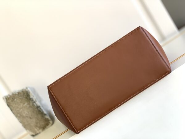 1:1 Replica Celine Medium Cabas Bourgeois Tan For Women 18in/45cm 199773EHS.04LU