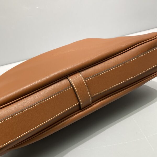 1:1 Replica Celine Medium Romy In Supple Brown For Women 13in/34cm 197443DPJ.04LU