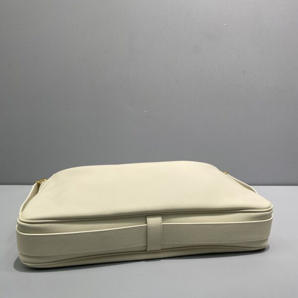 1:1 Replica Celine Medium Romy In Supple White For Women 13in/34cm 197443DPJ.01RC