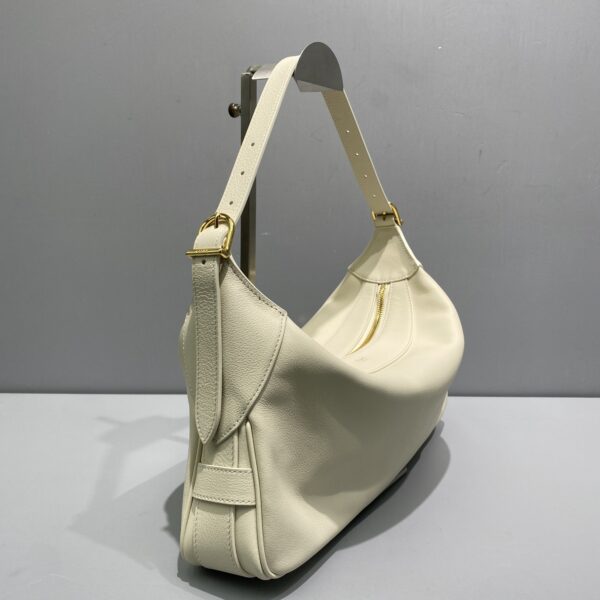 1:1 Replica Celine Medium Romy In Supple White For Women 13in/34cm 197443DPJ.01RC