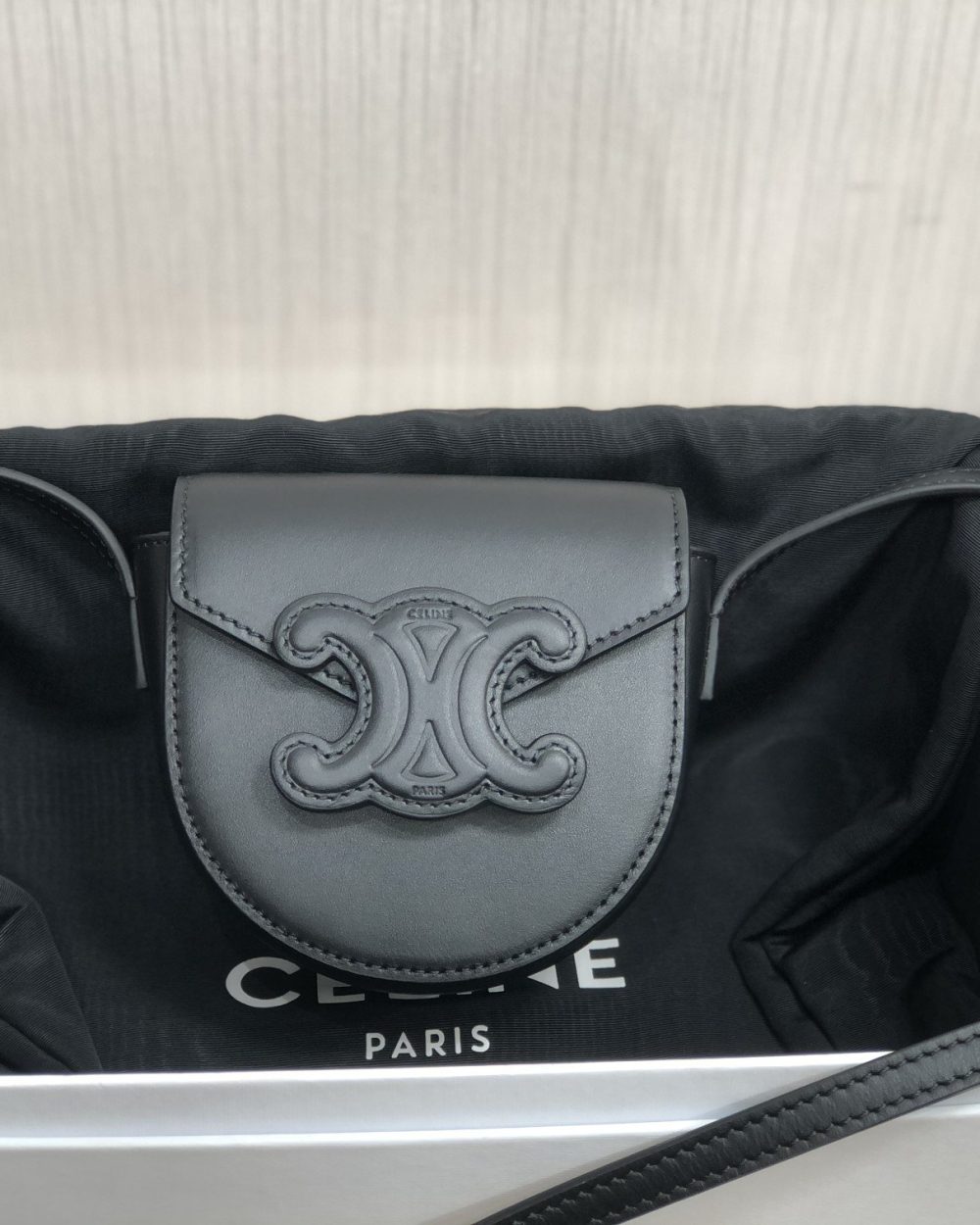 1:1 Replica Celine Mini Besace Cuir Triomphe Black For Women 4in/11cm