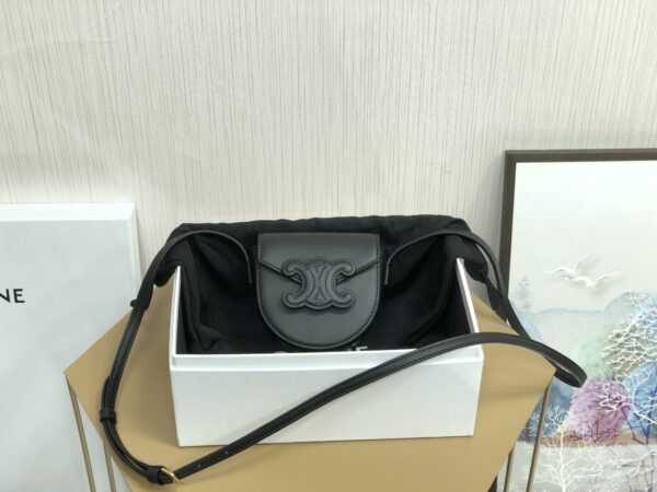 1:1 Replica Celine Mini Besace Cuir Triomphe Black For Women 4in/11cm