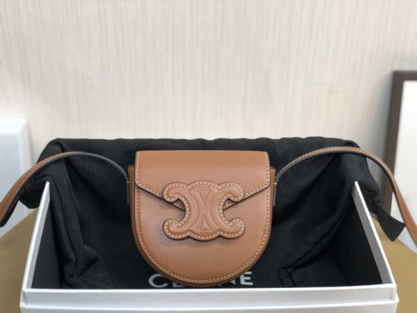 1:1 Replica Celine Mini Besace Cuir Triomphe Brown For Women 4in/11cm 10J303DPQ.04LU