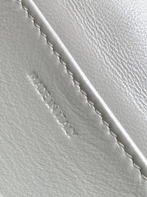 1:1 Replica Celine Mini Shoulder Chain Matelasse Monochrome Black/White For Women 18cm / 7in 10L333EWJ.38NO
