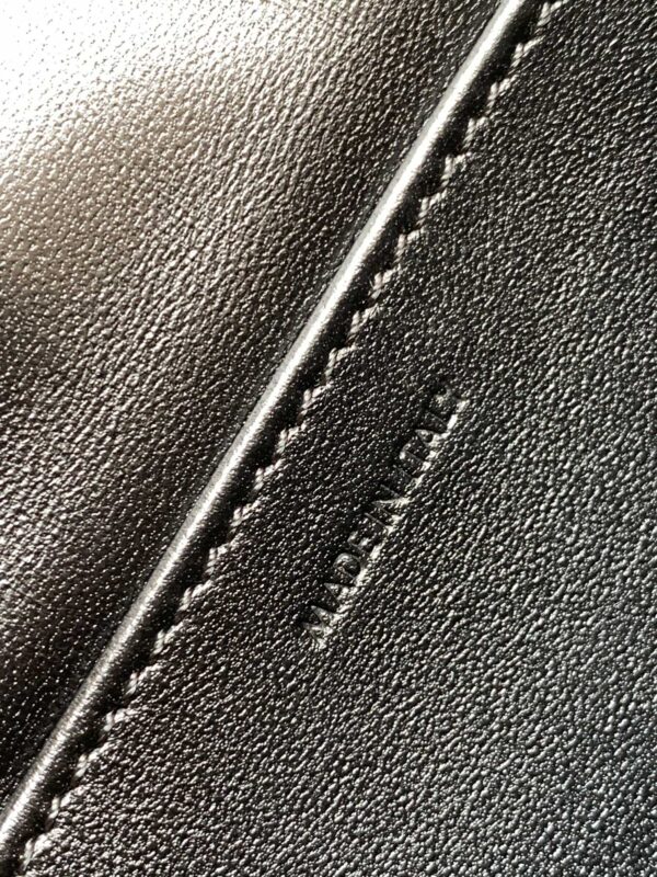 1:1 Replica Celine Mini Shoulder Chain Matelasse Monochrome Black/White For Women 18cm / 7in 10L333EWJ.38NO