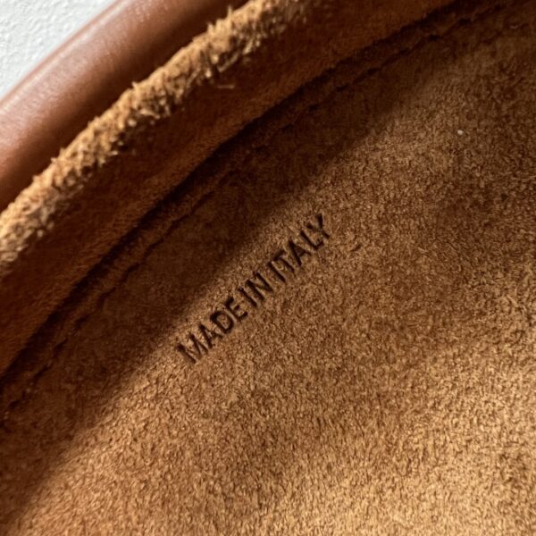 1:1 Replica Celine Oval Minaudiere Cuir Triomphe Brown For Women 6in/11.5cm 198613DU6.04LU