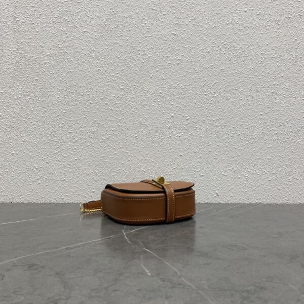 1:1 Replica Celine Small 16 Wallet On Chain Tan For Women 6in/14cm 10G453CQ7.04LU