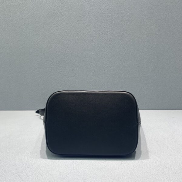 1:1 Replica Celine Small Bucket Cuir Triomphe Black For Women 9in/22cm 198243DU3.38NO