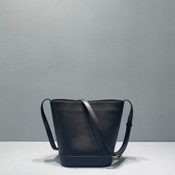 1:1 Replica Celine Small Bucket Cuir Triomphe Black For Women 9in/22cm 198243DU3.38NO