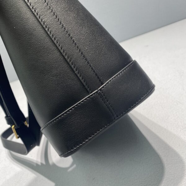 1:1 Replica Celine Small Bucket Cuir Triomphe Black For Women 9in/22cm 198243DU3.38NO