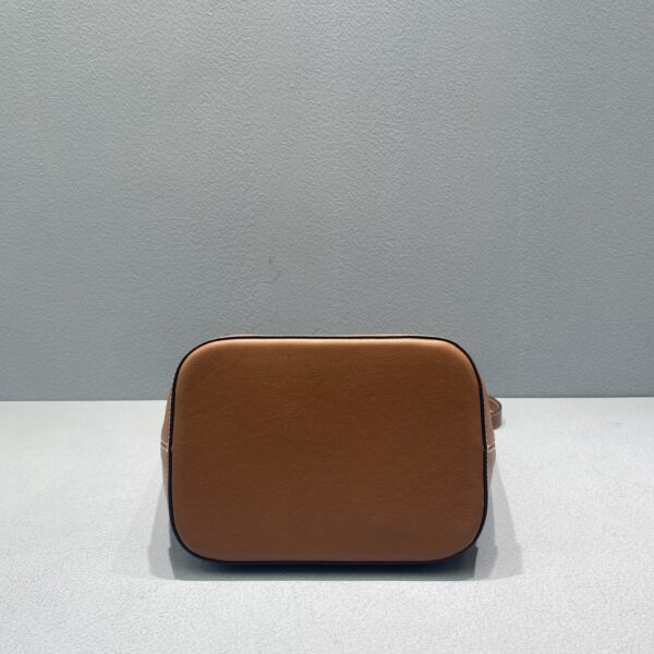 1:1 Replica Celine Small Bucket Cuir Triomphe Brown For Women 9in/22cm 198243DU3.04LU