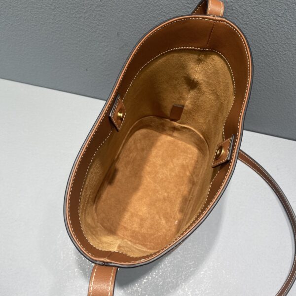 1:1 Replica Celine Small Bucket Cuir Triomphe Brown For Women 9in/22cm 198243DU3.04LU