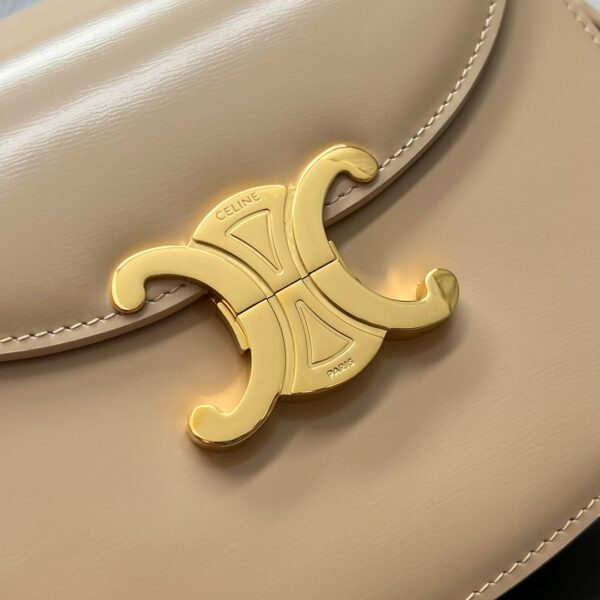 1:1 Replica Celine Teen Besace Triomphe Safari For Women 4in/10cm 110413BF4.03SA