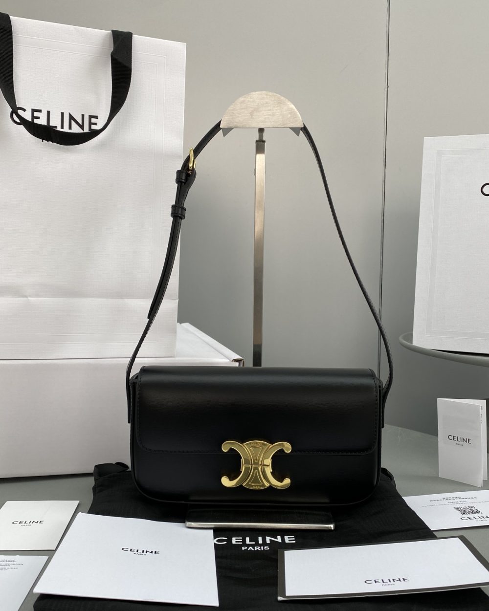 1:1 Replica Celine Triomphe Shoulder Bag Black For Women 8in/20cm 194143BF4.38NO