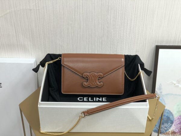 1:1 Replica Celine Wallet On Chain Triomphe Tan For Women 7in/19cm 10J733DPV.04LU