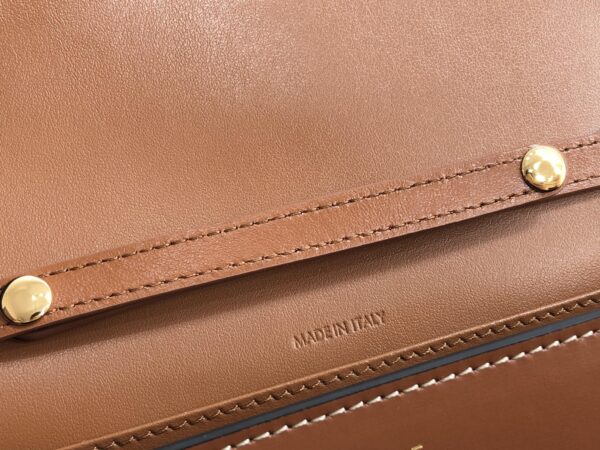 1:1 Replica Celine Wallet On Chain Triomphe Tan For Women 7in/19cm 10J733DPV.04LU