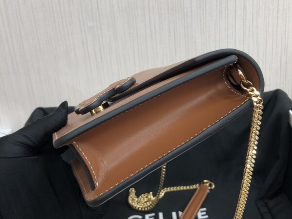 1:1 Replica Celine Wallet On Chain Triomphe Tan For Women 7in/19cm 10J733DPV.04LU