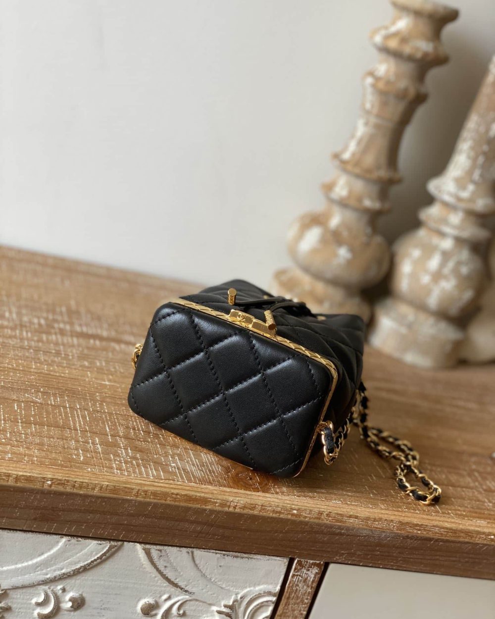 [REP 1:1] Chain Bucket Black/White For Women 5.5 in / 14 cm