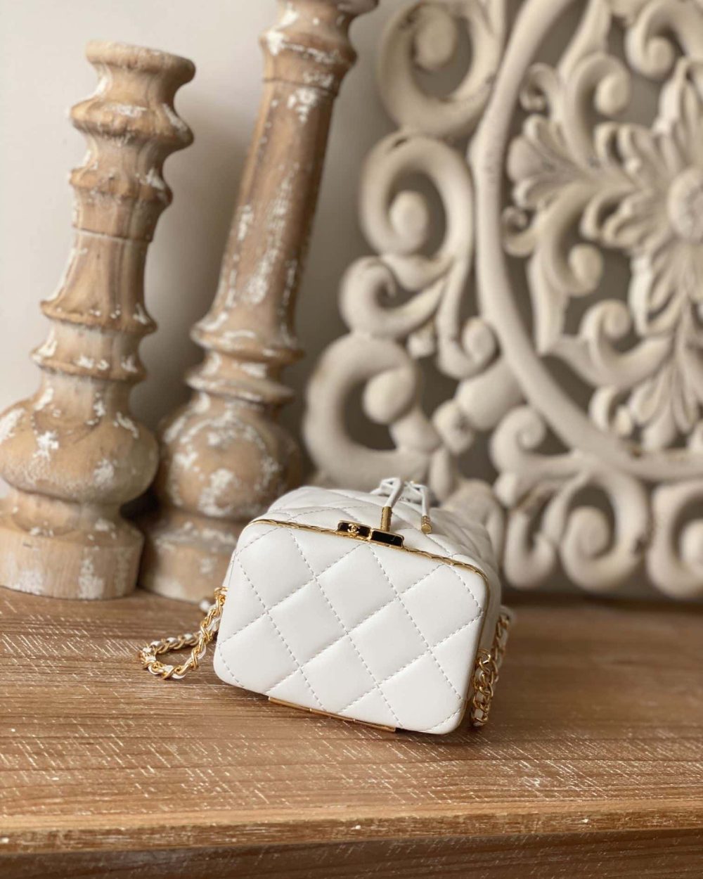 [REP 1:1] Chain Bucket Black/White For Women 5.5 in / 14 cm