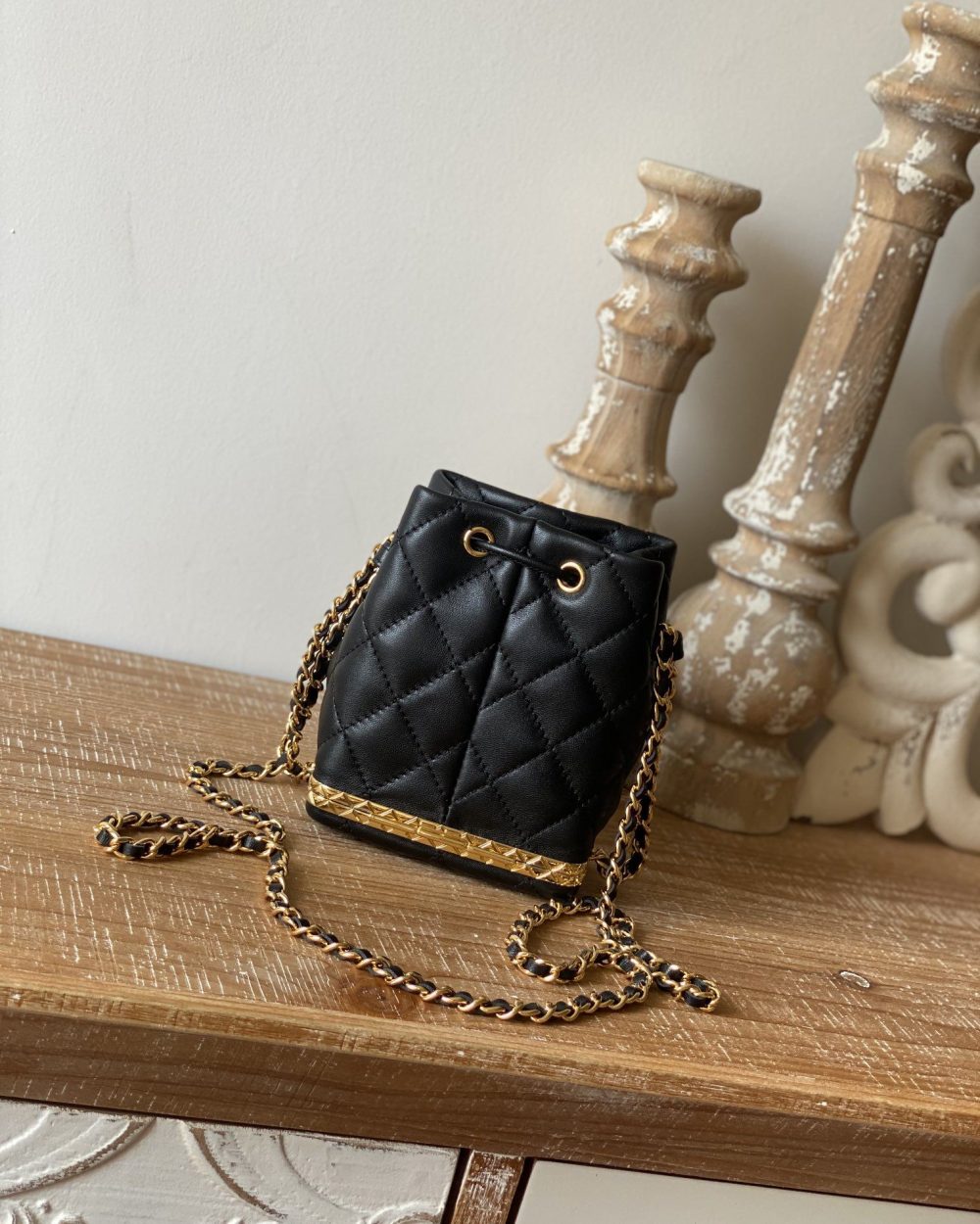 [REP 1:1] Chain Bucket Black/White For Women 5.5 in / 14 cm